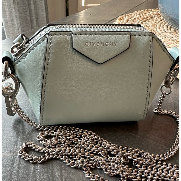 Givenchy Sac Noir Baby Antigona-light blue - Picture 1 of 15